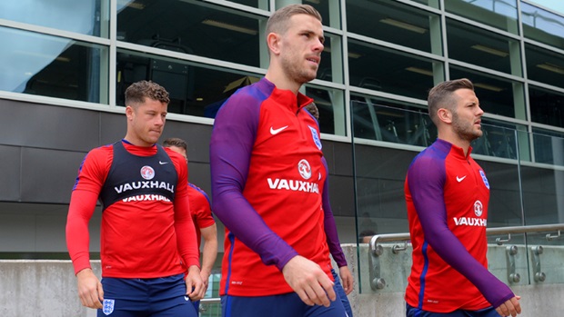Jordan Henderson links up with England ahead of Turkey