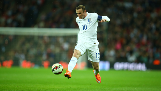 Graeme Le Saux: "Rooney's 100 caps is a tremendous milestone"